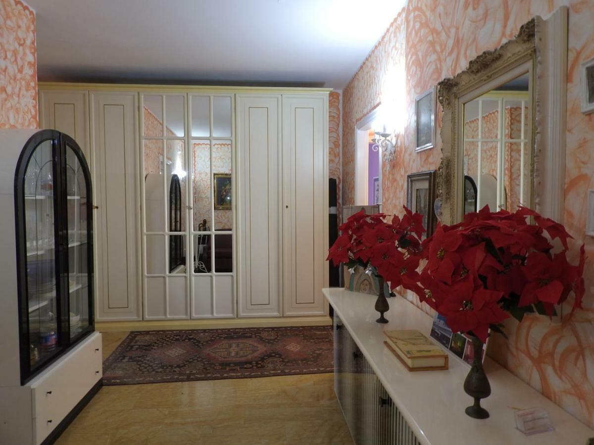 Bed & Breakfast Stazione Di *